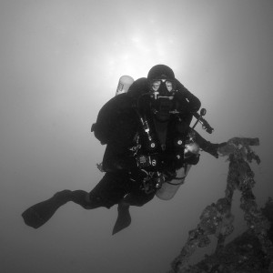 Scott (PadiPro) On Anchient Mariner Wreck on 04-11-2009