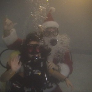 An Underwater Christmas - Hi Mom!