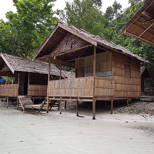 Daroyen Village