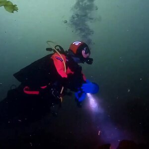 OrcaTorch D530 Dive Light Review.  🔦