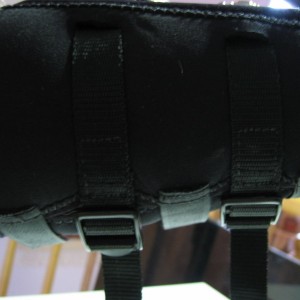 Double fastening with Velcro and straps