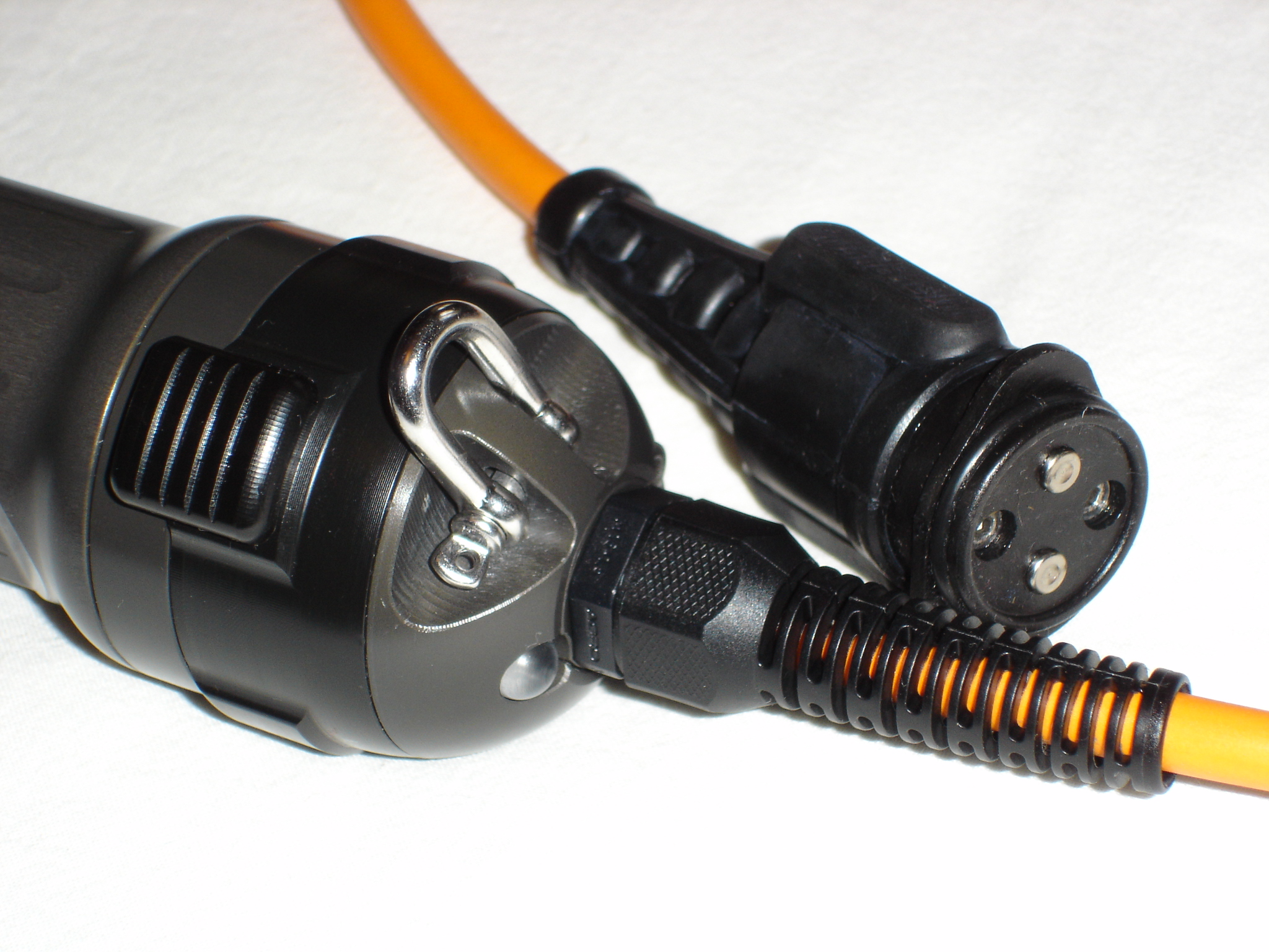 Metalsub HID plug and cable protector