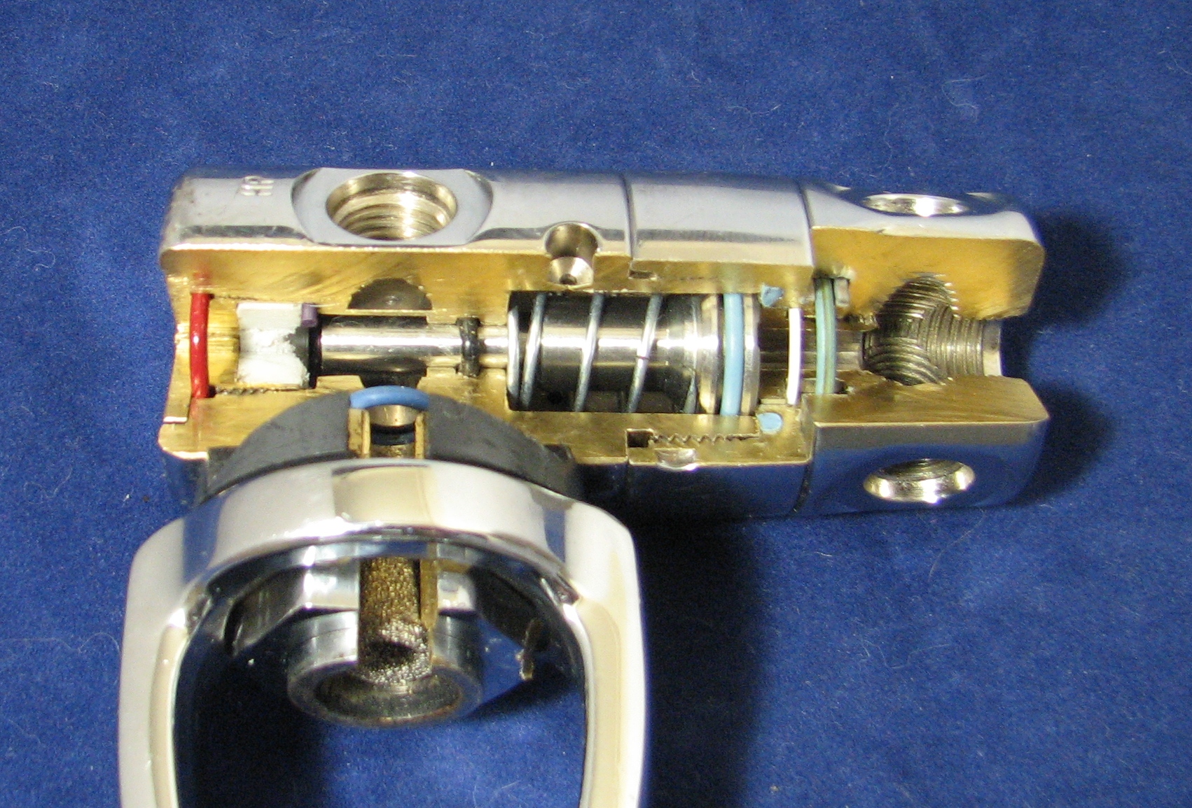 MK10 Cutaway With Color Coded Seals