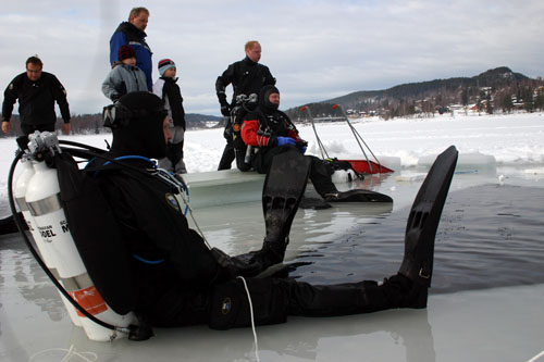 PADI Ice Diver training, Lake Mjosa, Hedmark Norway (TURUT)